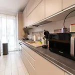 Arte - 2 Bedroom Apartment Near Coresi Mall With Free Parking