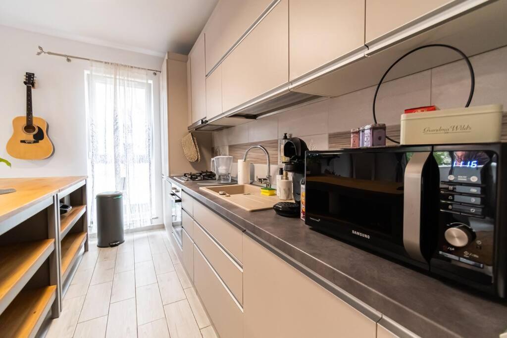 Arte - 2 Bedroom Near Coresi Mall With Free Parking